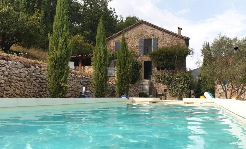 اتاق استاندارد, Le Ptit Cottage