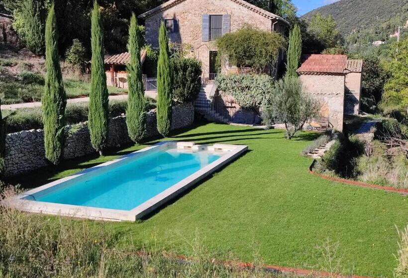 اتاق استاندارد, Le Ptit Cottage