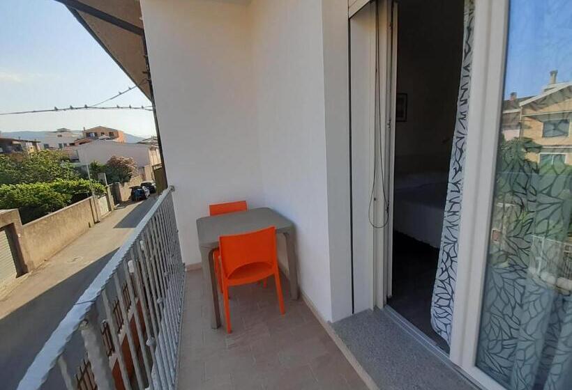 اتاق لوکس با بالکن, B&b Eden Ogliastra