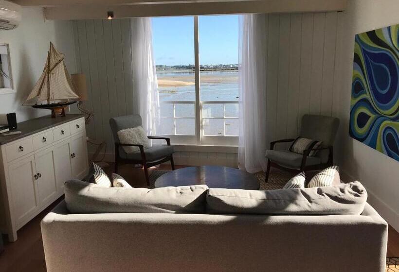 Bangalô Standard, The Boat House