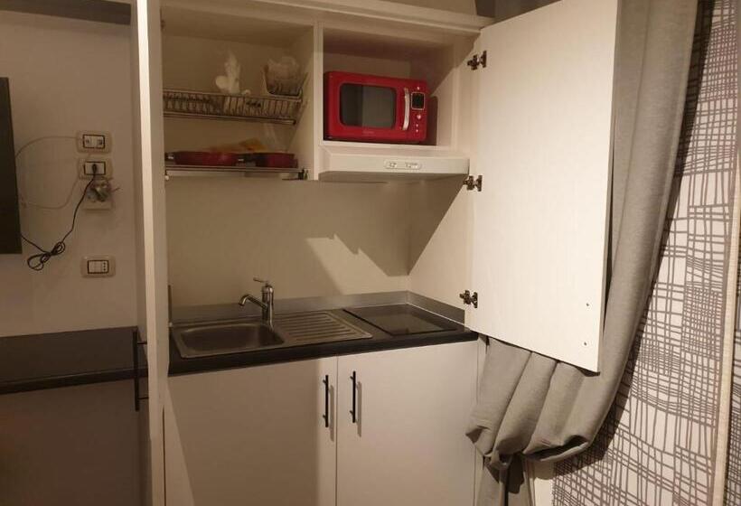 家庭工作室, Residenza Carlucci