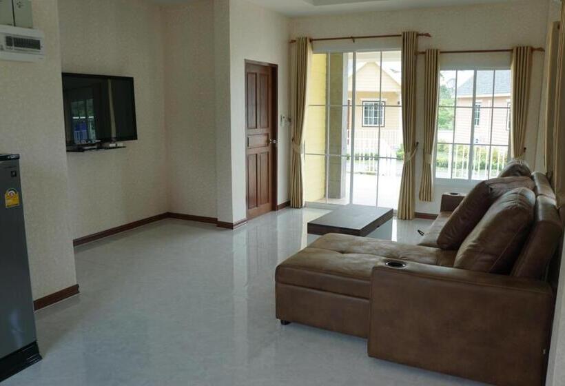 بانگلوی استاندارد 2 خوابه, Evie Mae Resort