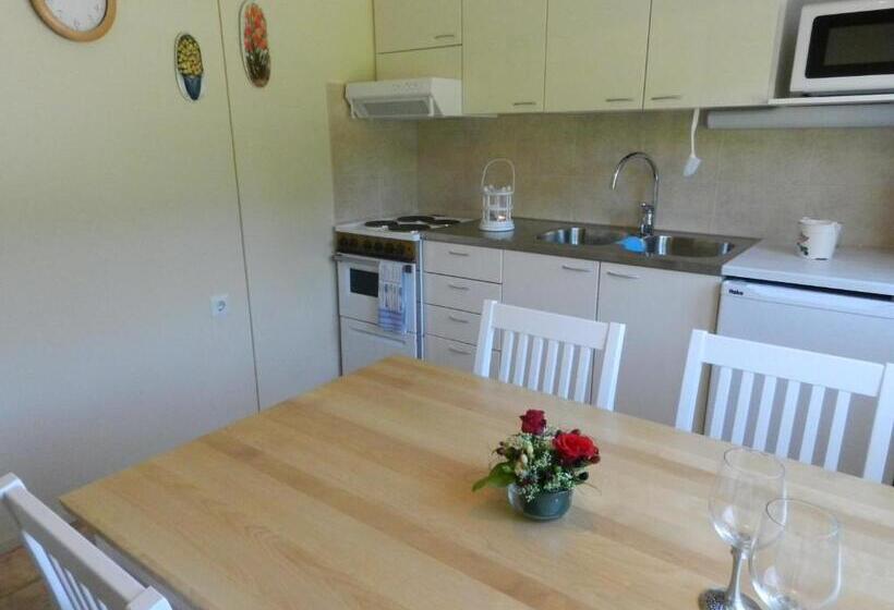 Апартаменты 3 Спальни, Labbnäs Semesterhem, Radhuset