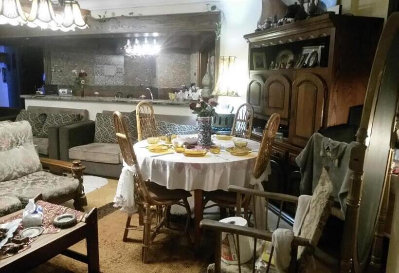اتاق استاندارد با سرویس بهداشتی مشترک, Smoha Zahran Haus
