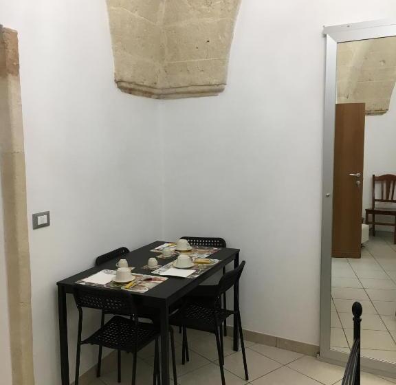 家庭间, Le Stanze Di Cortès