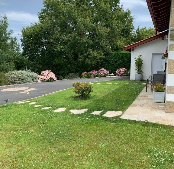 Quarto Estandar, Villa Les Hortensias B&b