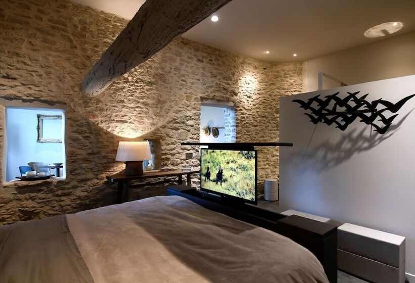 سوییت لوکس, Provence Km28