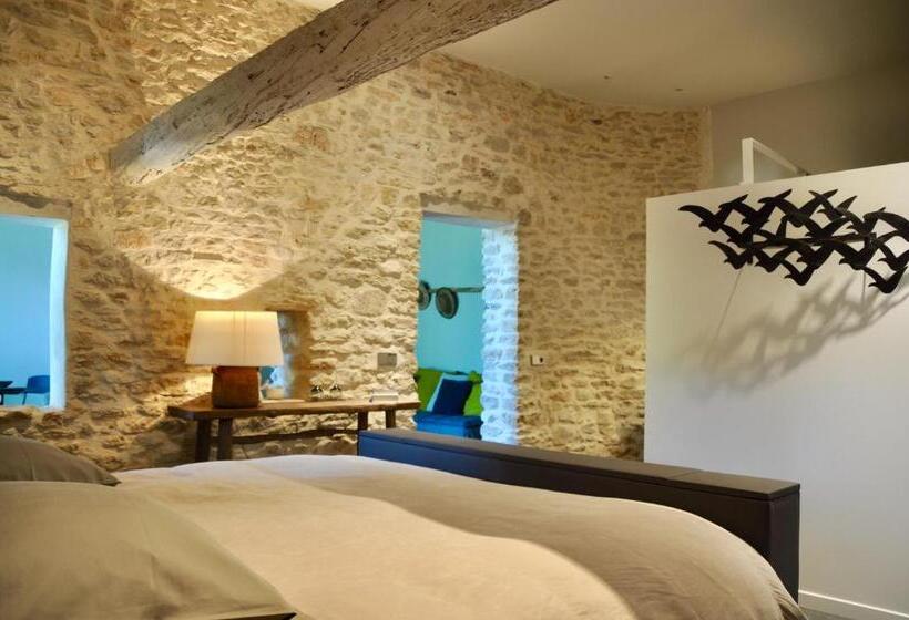 سوییت لوکس, Provence Km28