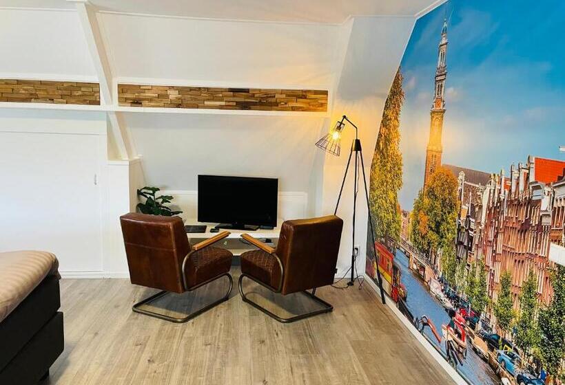 Quarto Deluxe com Sacada, Slapen Bij De Buurvrouw