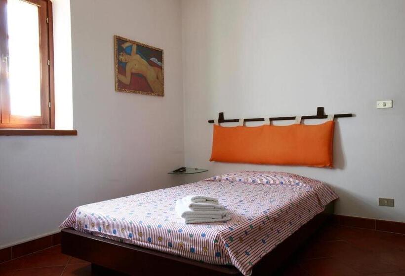 اتاق استاندارد سه نفره, Casa Il Ceppo