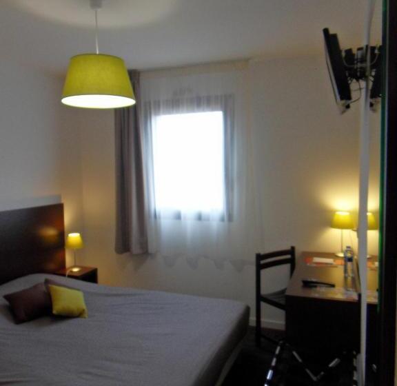 آپارتمان یک خوابه با دری مشترک که هال را جدا می کند., All Suites Besançon