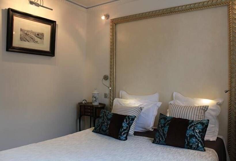اتاق راحتی, Villa Aultia