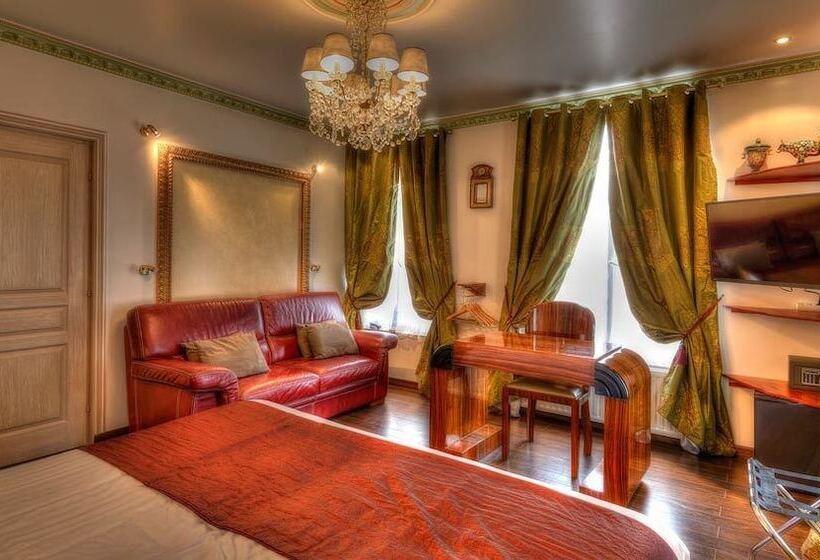 سوییت جونیور, Villa Aultia