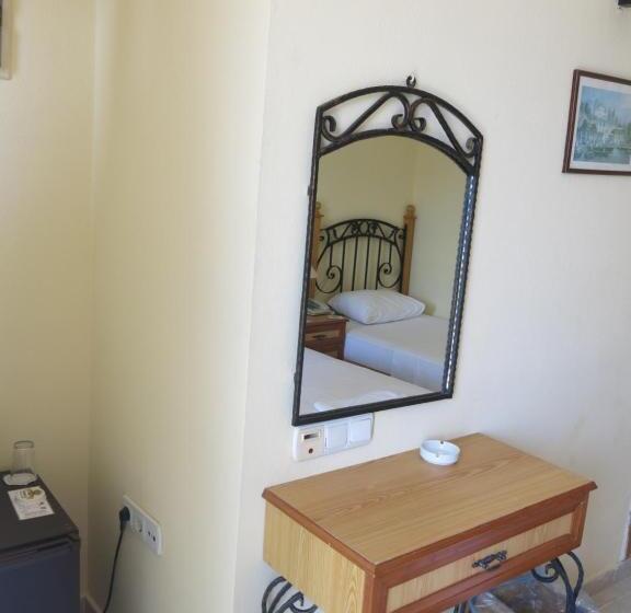 Standard Room, Kulube