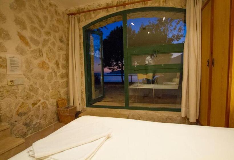 Standard Room, Kulube