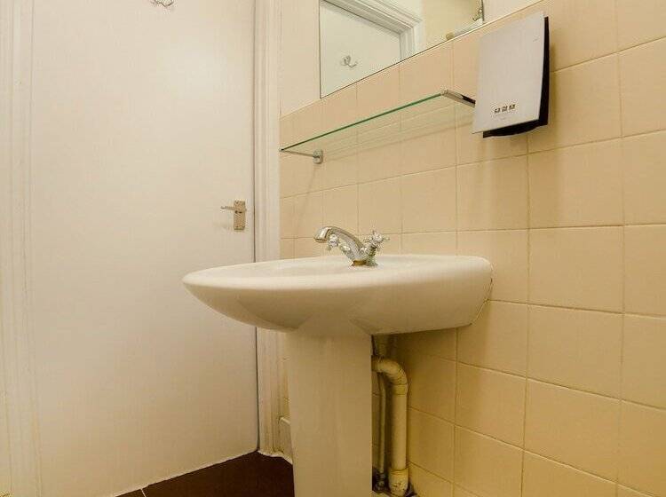 اتاق لوکس سه تخته, OYO London Luton