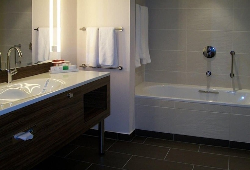 سوییت جونیور, Ramada By Wyndham Pitesti