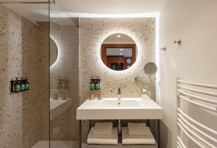 스탠다드 스튜디오, Staybridge Suites   Cannes Centre, An Ihg