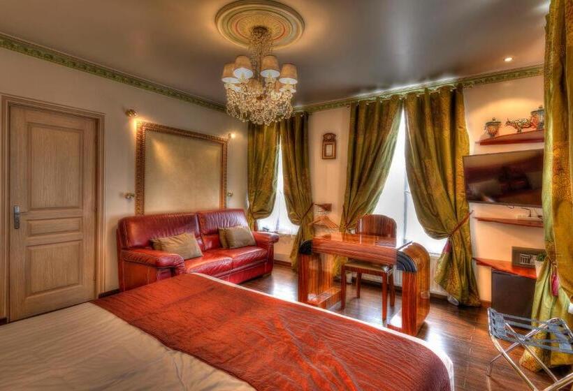 سوییت جونیور, Villa Aultia
