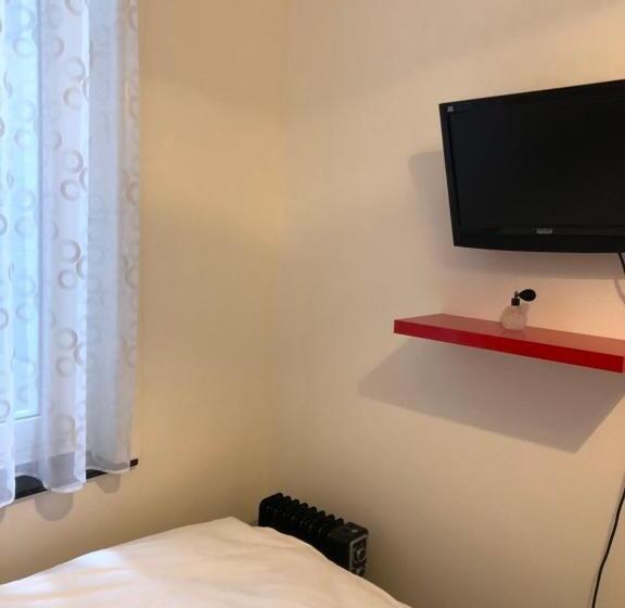 Quarto Deluxe, Inga