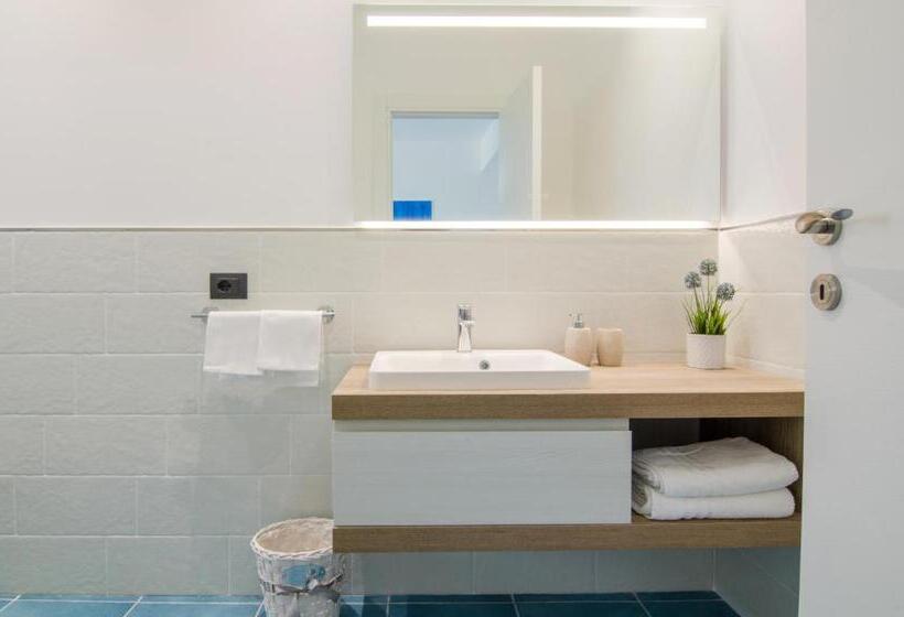 استودیوی لوکس, Orablu Exclusive Villas