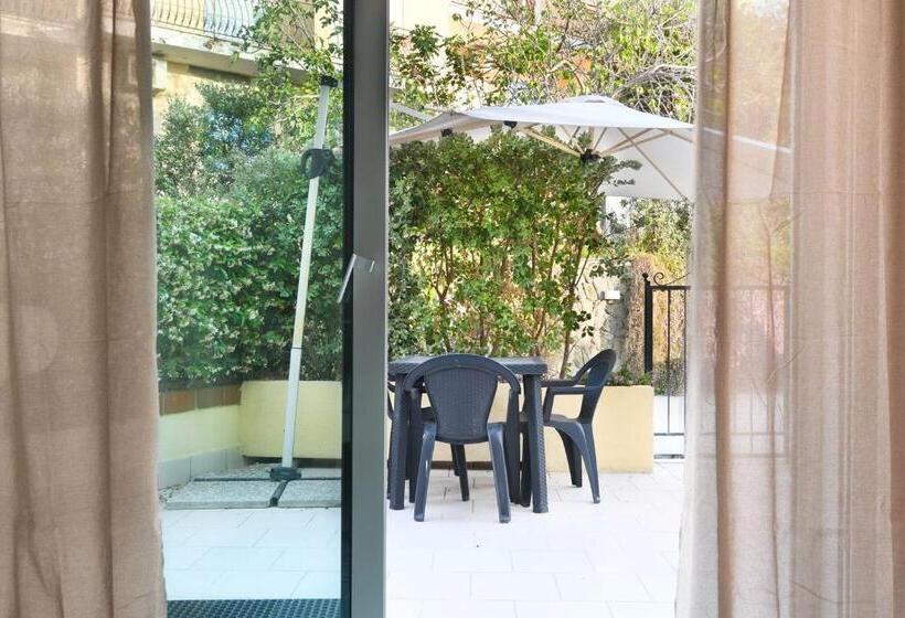 استودیوی استاندارد, Orablu Exclusive Villas