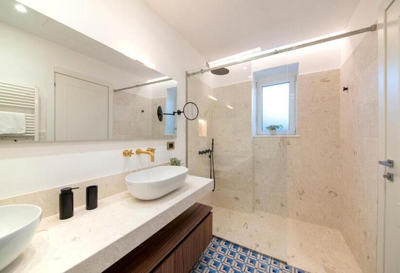 سوییت سوپریور با چشم‌انداز دریا, Orablu Exclusive Villas