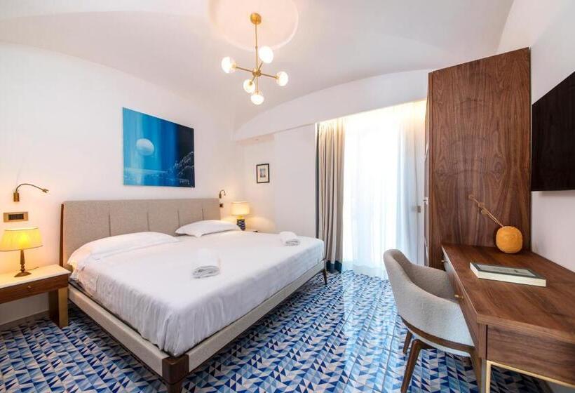 سوییت جونیور با چشم‌انداز دریا, Orablu Exclusive Villas