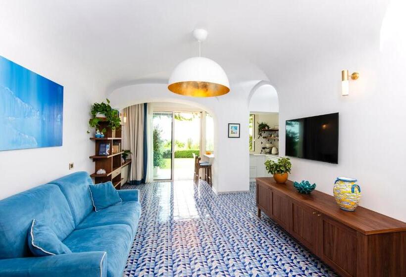 سوییت جونیور با چشم‌انداز دریا, Orablu Exclusive Villas