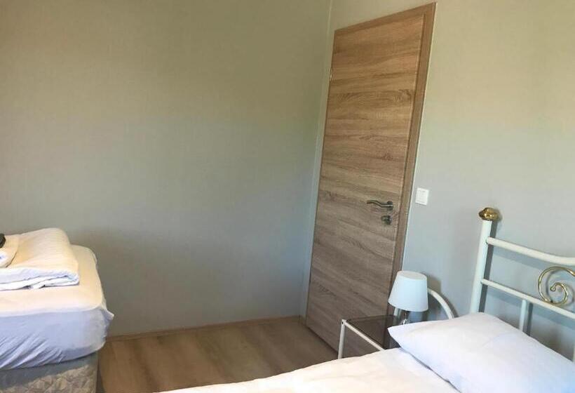 اتاق استاندارد سه نفره, Guesthouse Skógafoss