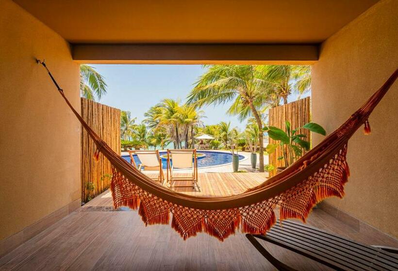 سوییت با چشمانداز استخر, Carmel Charme Resort