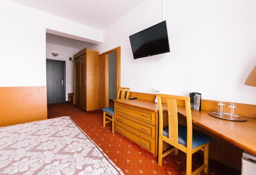 Standard Room, Black Lord