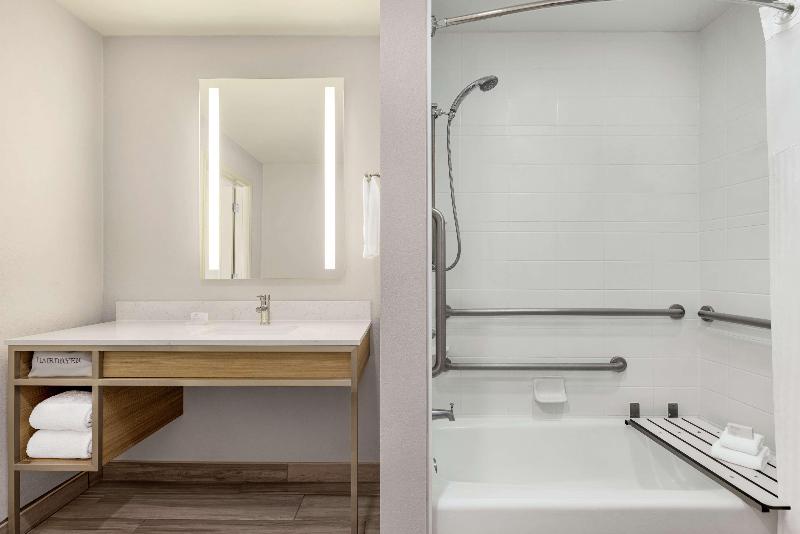 סוויטת ג'וניור מותאמת לאדם עם מוגבלויות, Hilton Garden Inn South Padre Island Beachfront