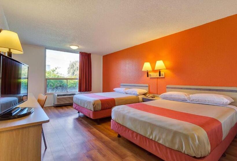 Номер Стандарт, Motel 6 Belmont, Ca   San Francisco   Redwood City