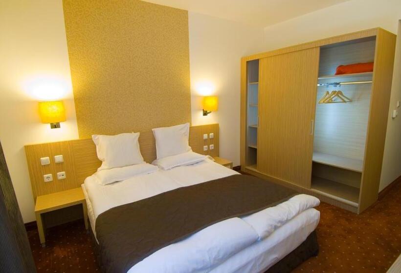 Люкс, Radina's Way Hotel
