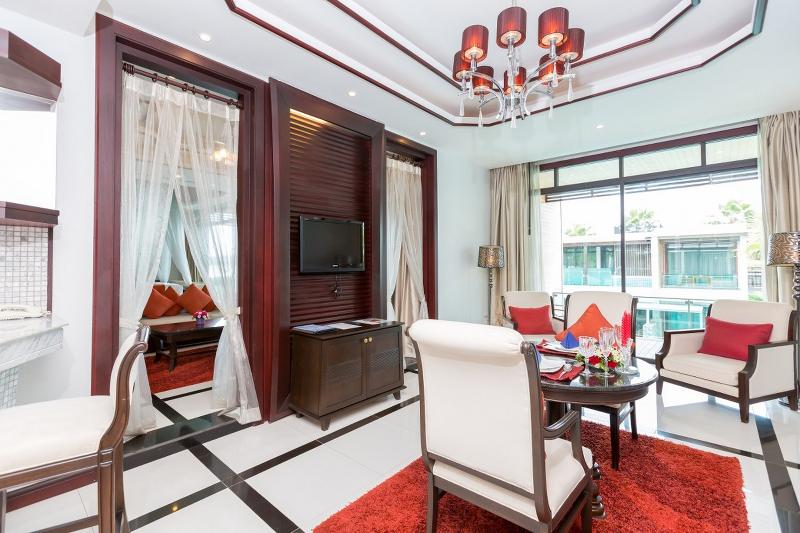 디럭스 스위트, Wyndham Sea Pearl Resort, Phuket