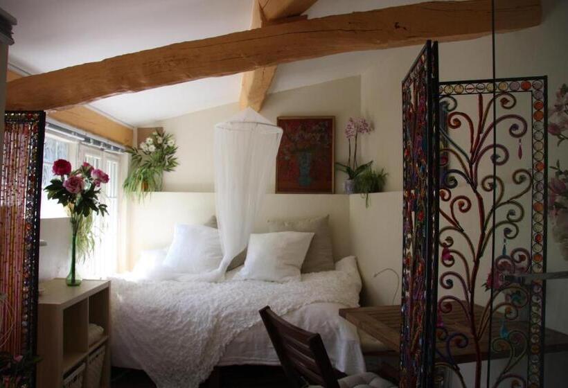 Номер Basic, La Maison Bleue