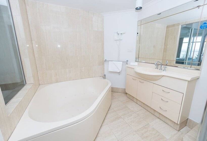 Апартаменты Ejecutiva 2 Спальни, Burleigh Surf Apartments