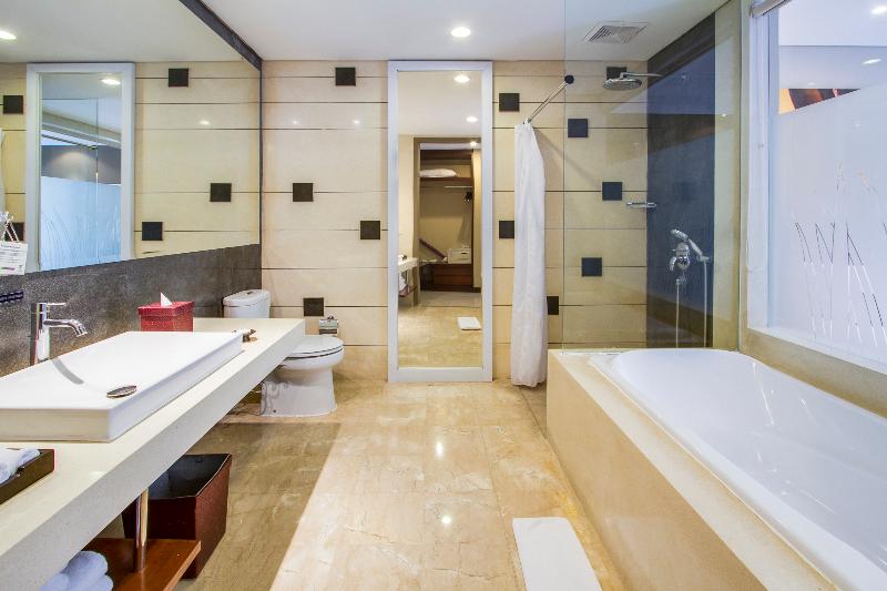 Номер Deluxe с Террасой, Amadea Resort & Villas Seminyak Bali