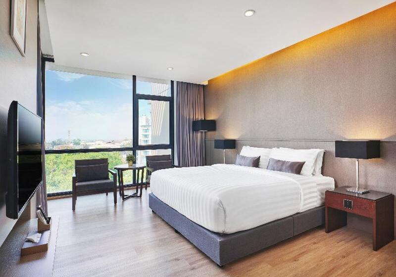 디럭스 룸, Altera Hotel And Residence By At Mind