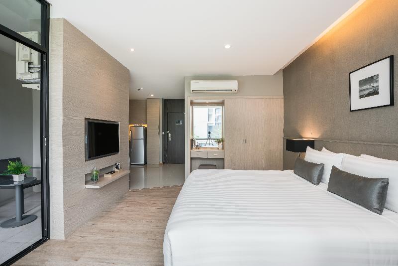 풀장 전망 디럭스 룸, Altera Hotel And Residence By At Mind