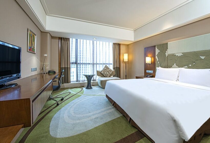 Номер Клуб, Holiday Inn Qingdao City Center, An Ihg Hotel   May 4th Square