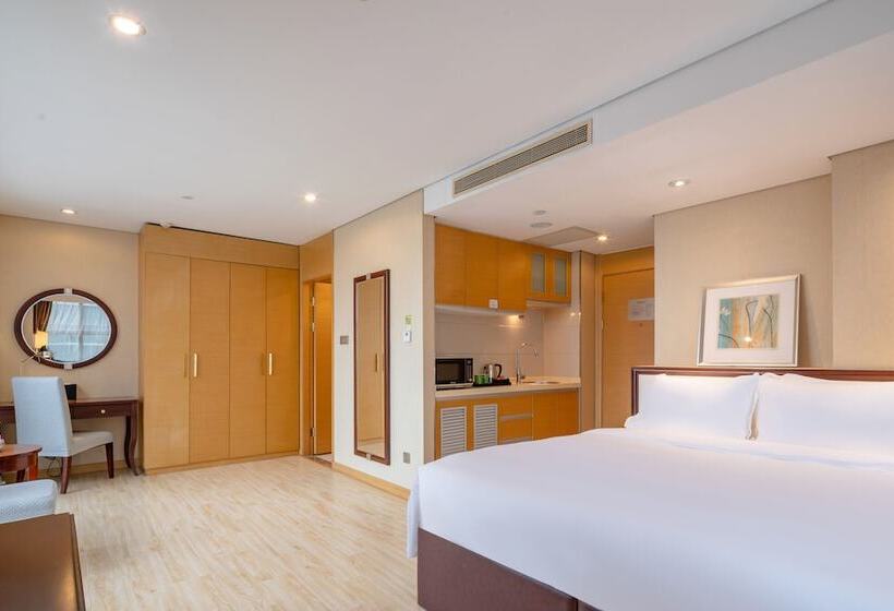 Quarto Classe Business, Regal Plaza Hotel & Residence