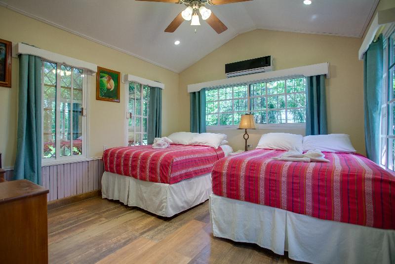 Standard Room, Midas Belize
