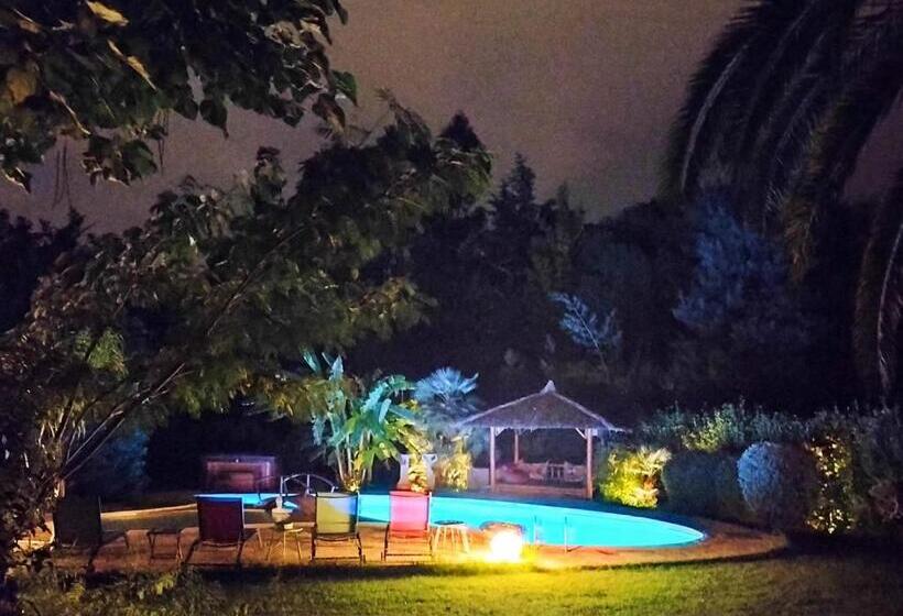 Quarto Estandar Vista Jardim, Féerie Love
