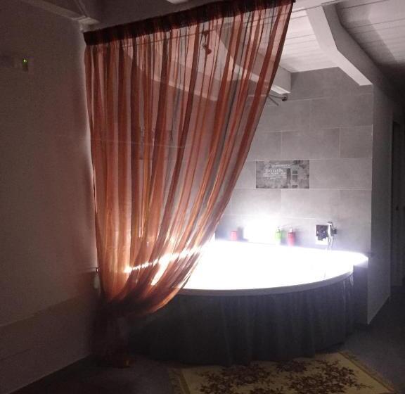 استودیوی سوپریور, Walter