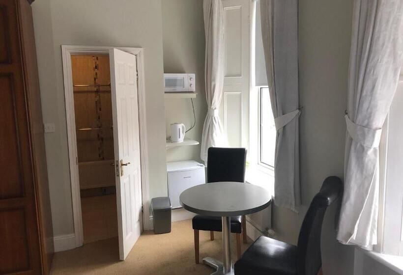 Quarto Triplo Estandar, Five Glens Inn