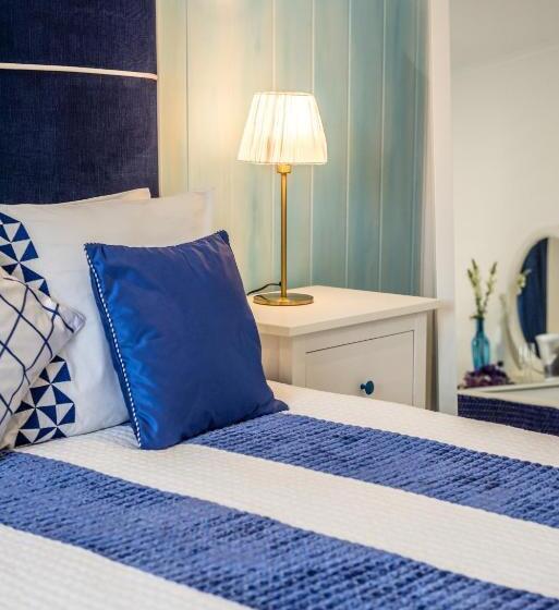 اتاق استاندارد, Suites @ Portarade