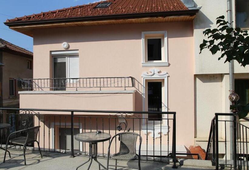 Апартаменты 1 Спальня, Ema Artistic House