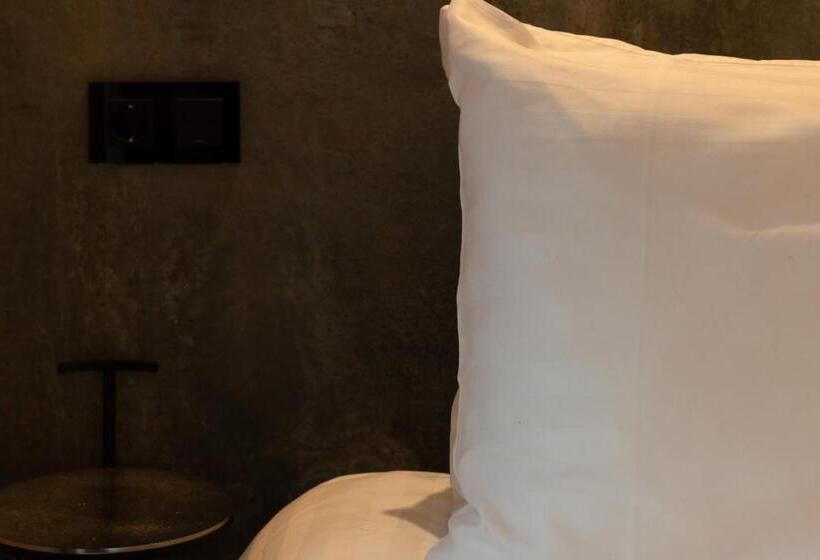 استودیوی لوکس, Midtown Hotel Twin Studio